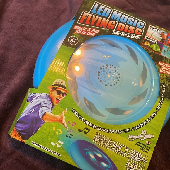 Shawshank LEDZ Games New Led Music Flying Disc Wireless Speaker